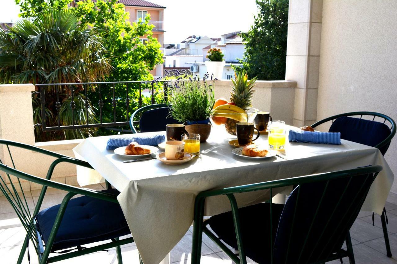 Apartments Villa Lili Tučepi Esterno foto