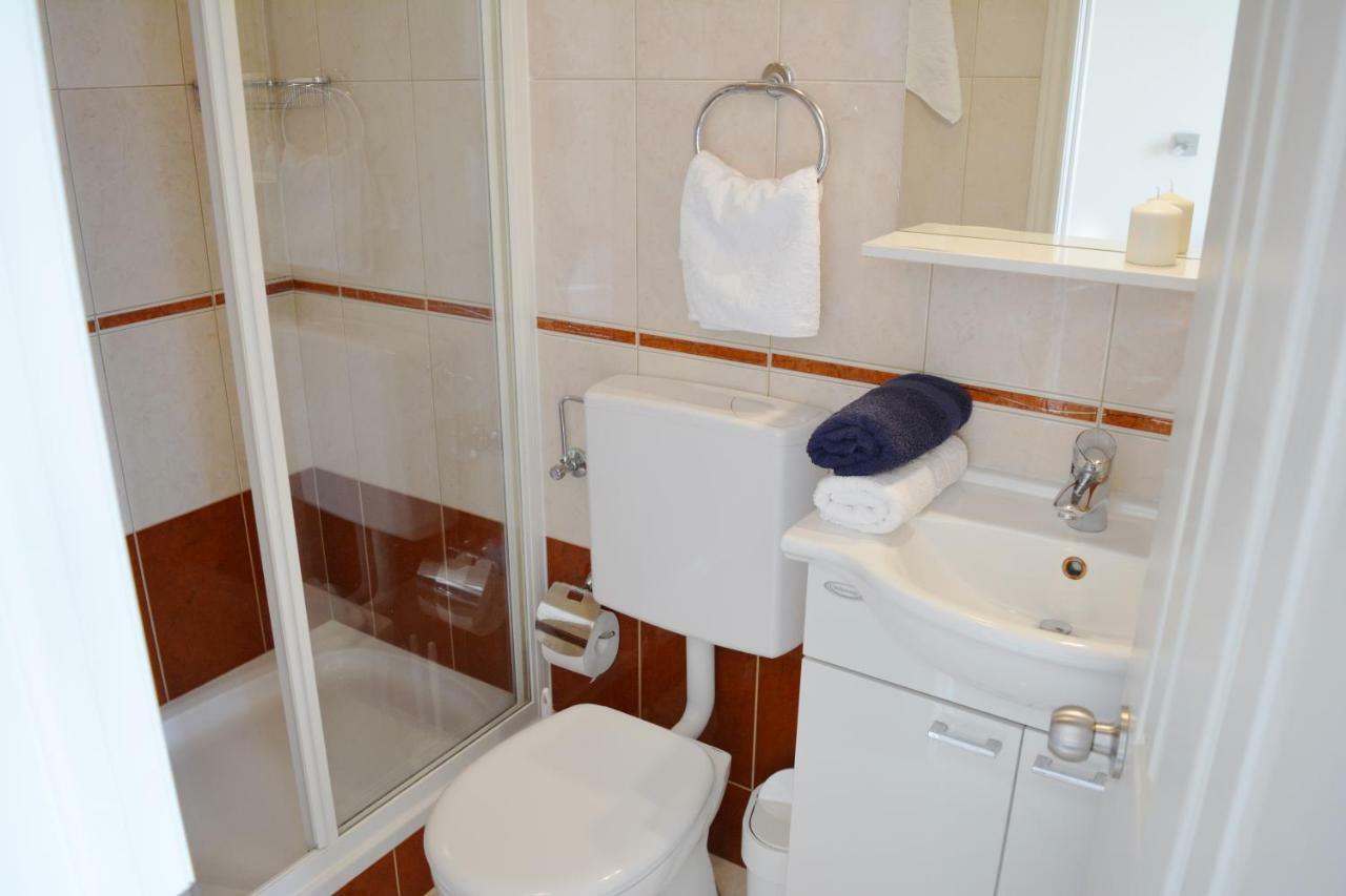 Apartments Villa Lili Tučepi Esterno foto
