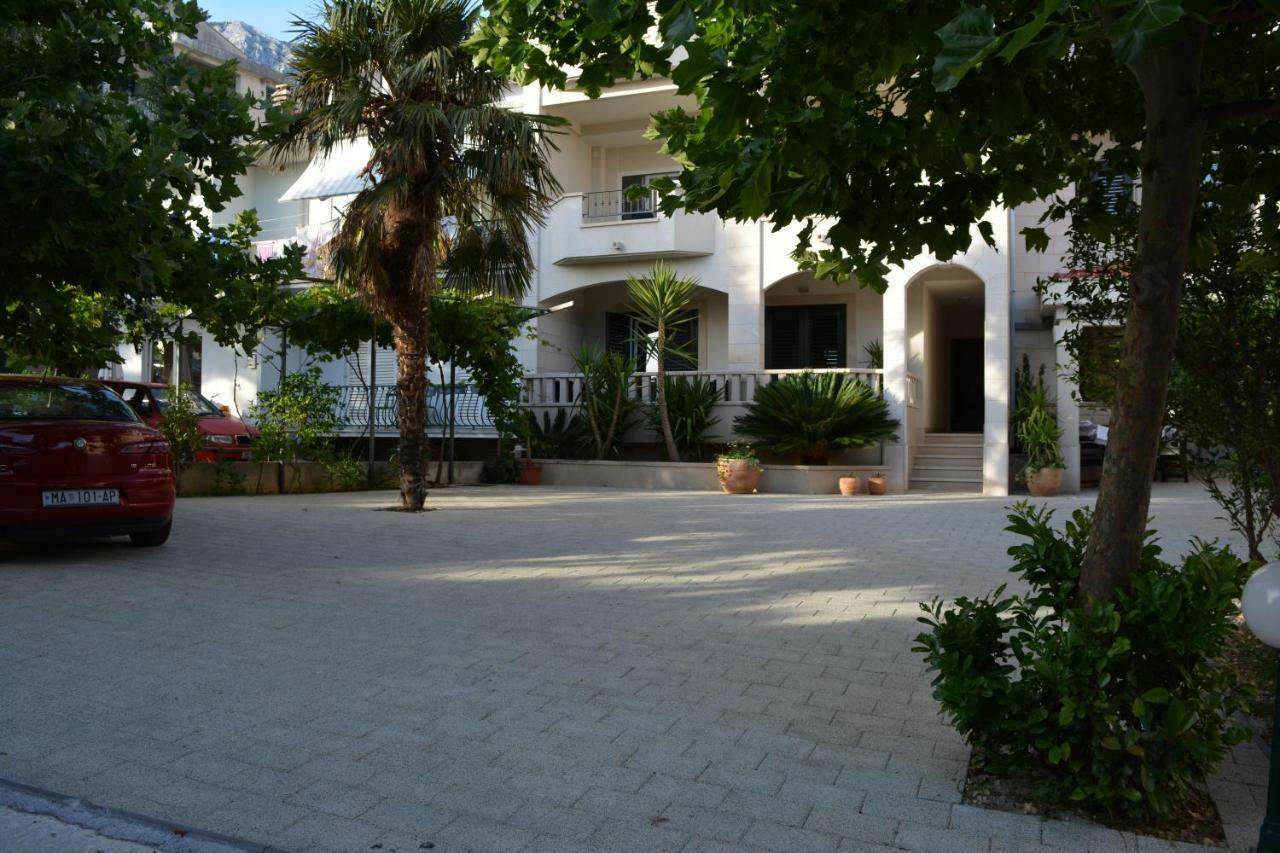 Apartments Villa Lili Tučepi Esterno foto
