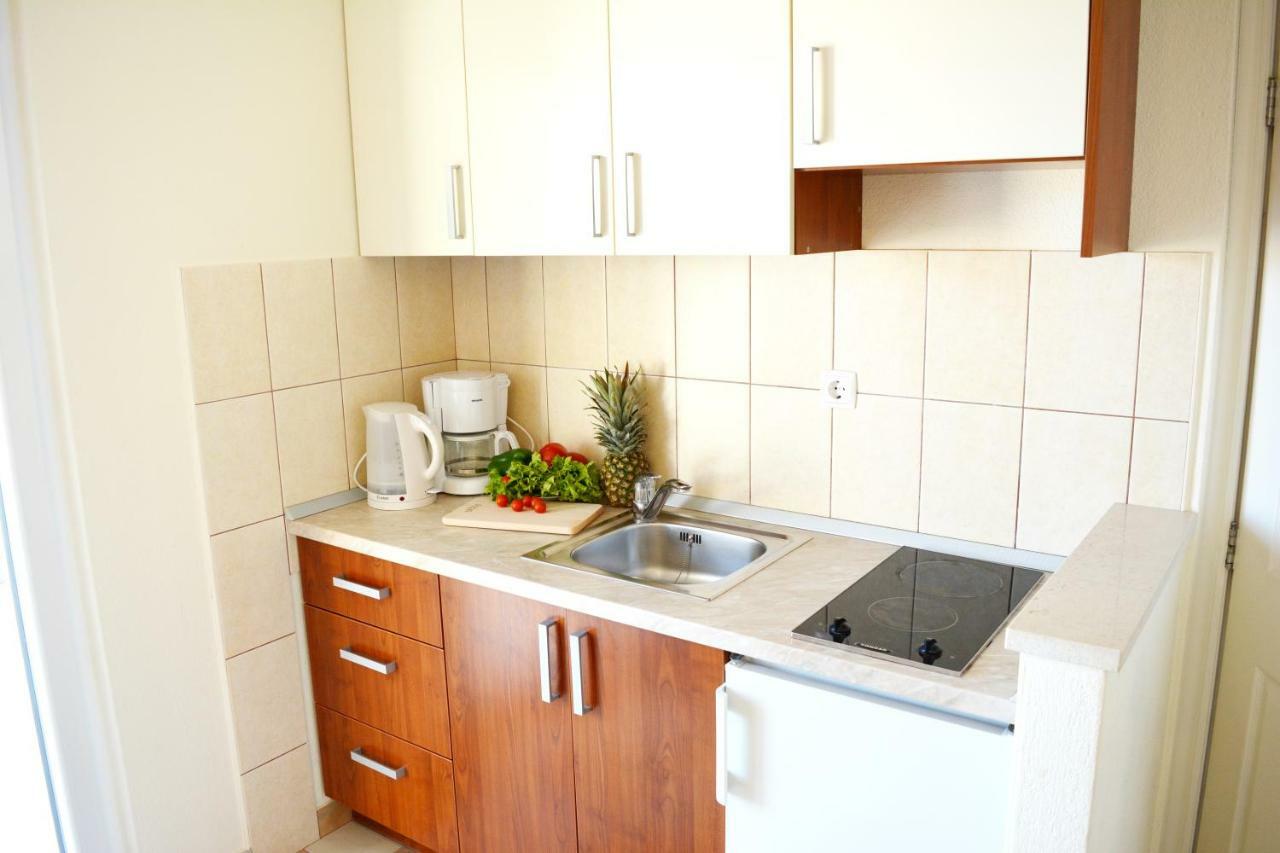Apartments Villa Lili Tučepi Esterno foto
