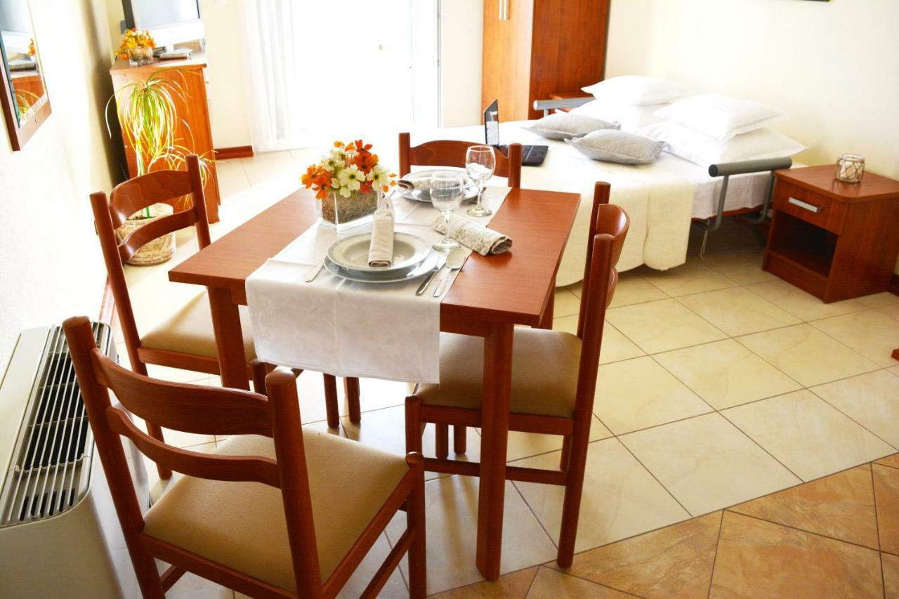 Apartments Villa Lili Tučepi Esterno foto