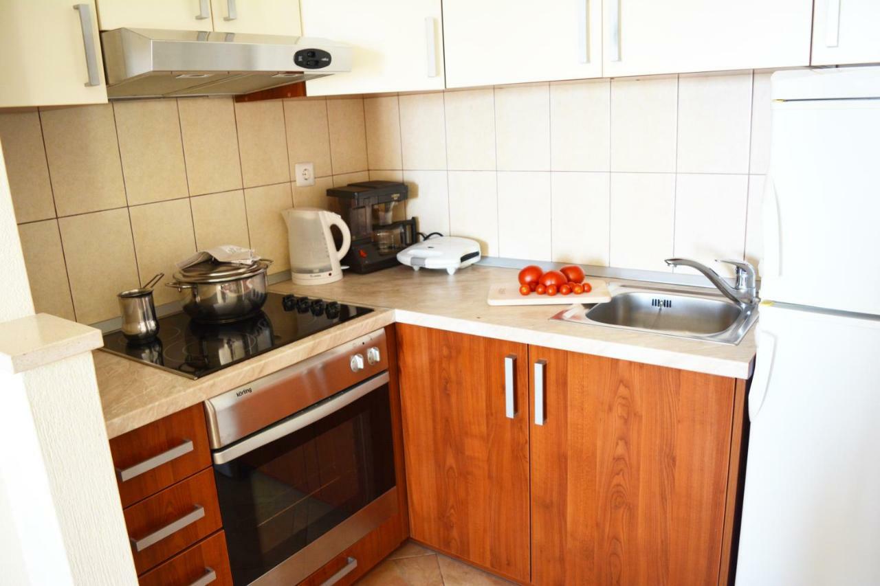 Apartments Villa Lili Tučepi Esterno foto