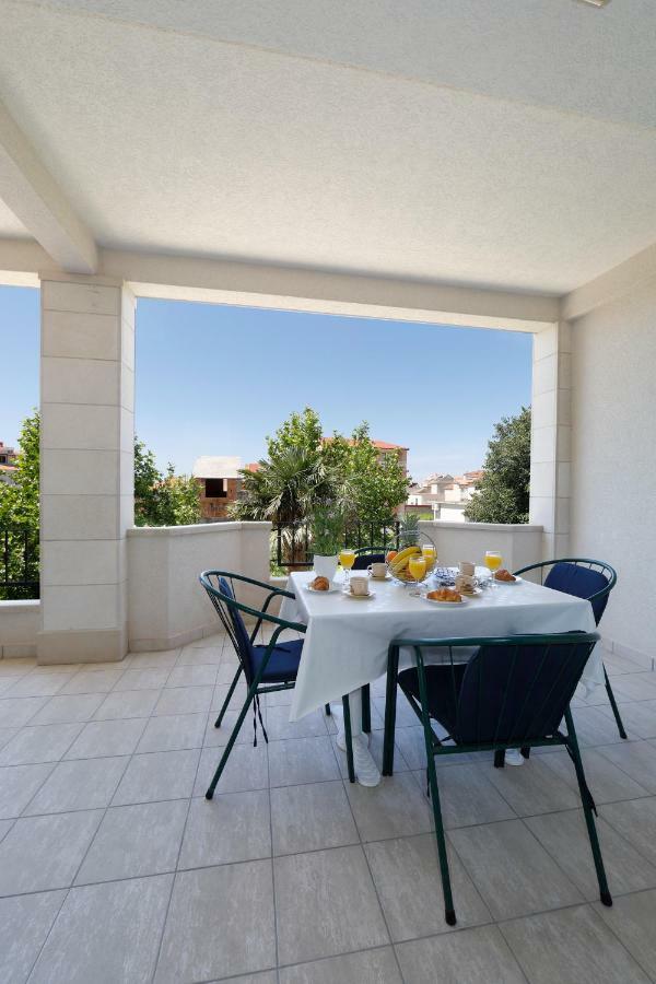 Apartments Villa Lili Tučepi Esterno foto