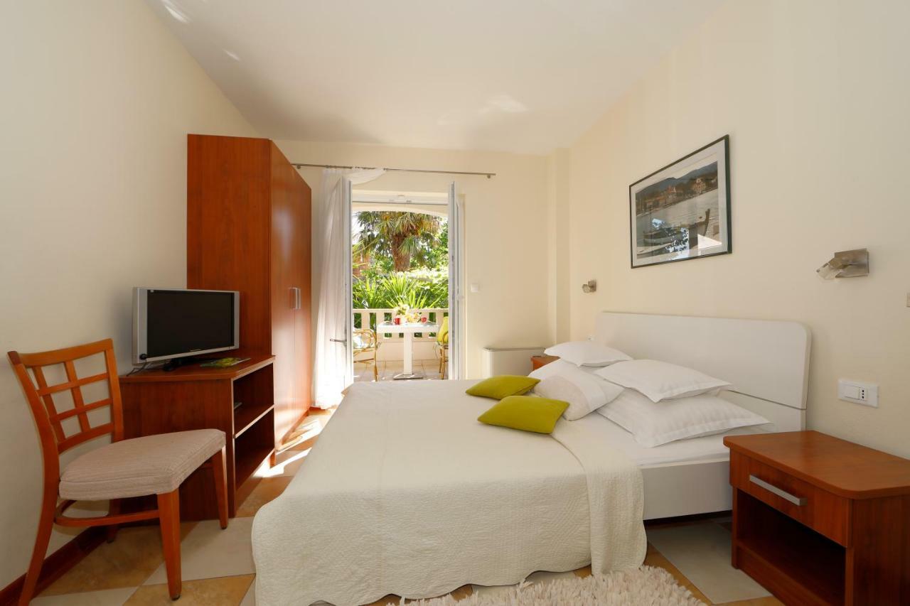 Apartments Villa Lili Tučepi Esterno foto